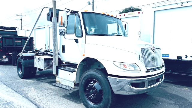 2015 IH 4300 Hook Lift